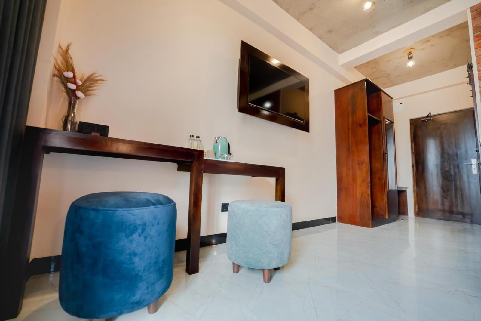 Limeshine - Airport Transit Hotels & Residences Катунаяка Экстерьер фото