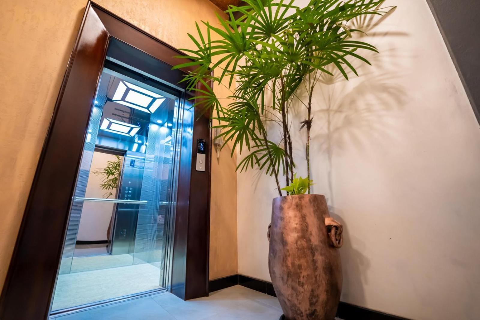 Limeshine - Airport Transit Hotels & Residences Катунаяка Экстерьер фото
