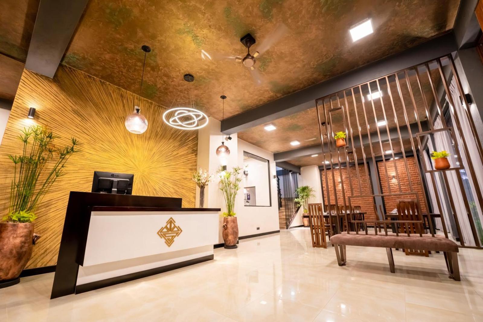Limeshine - Airport Transit Hotels & Residences Катунаяка Экстерьер фото
