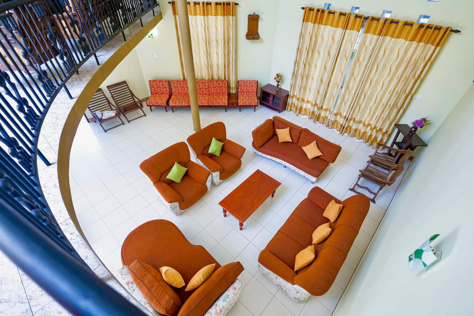 Limeshine - Airport Transit Hotels & Residences Катунаяка Экстерьер фото